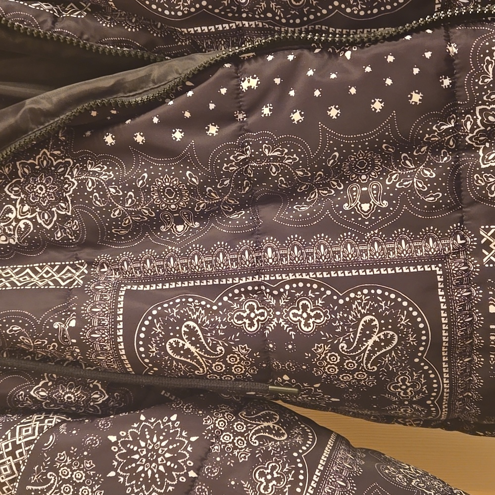 Bandana/Paisley Coat - Picture 4 of 5